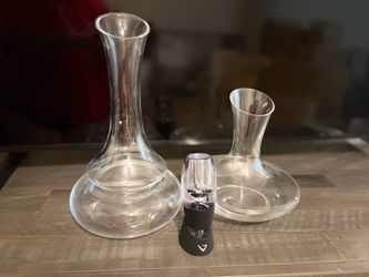 🍷 Elegant Wine Set – 2 Glass Decanters + Wine Aerator 🍷