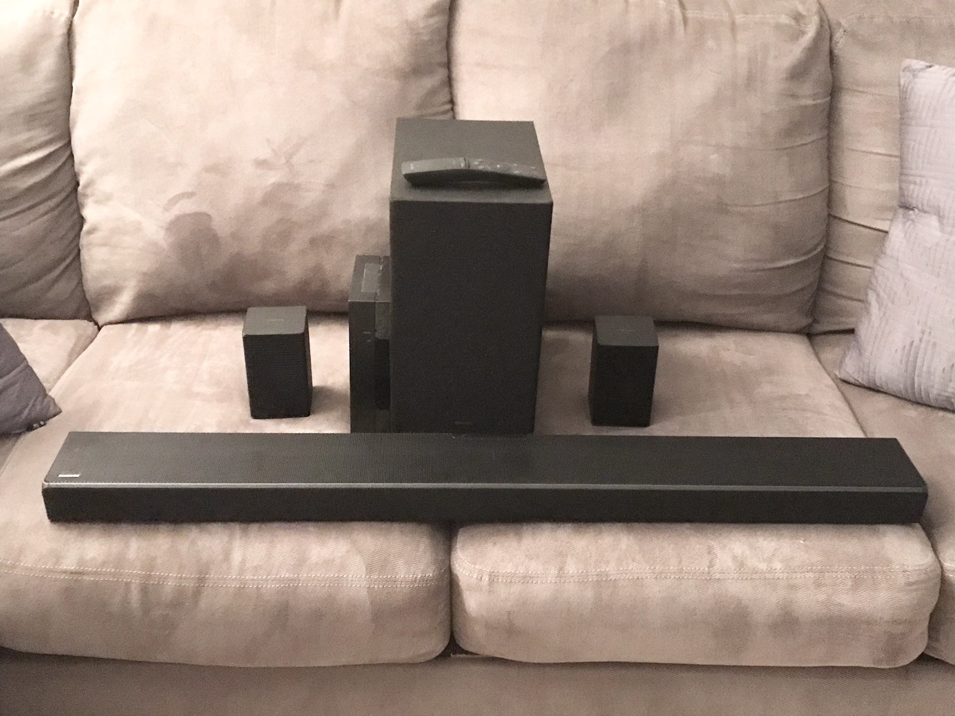 Samsung HW-Q65T 7.1ch Soundbar with Dolby 5.1 / DTS Virtual:X