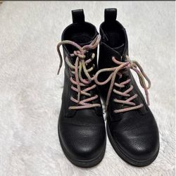 Girls boots size 3
