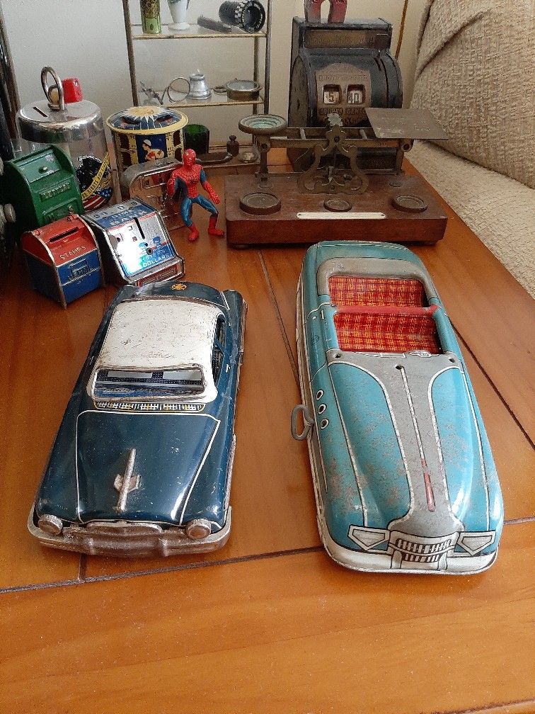 Lot 2 Vintage Marx Convertible Roadster 10" & Line Mar V8 8"