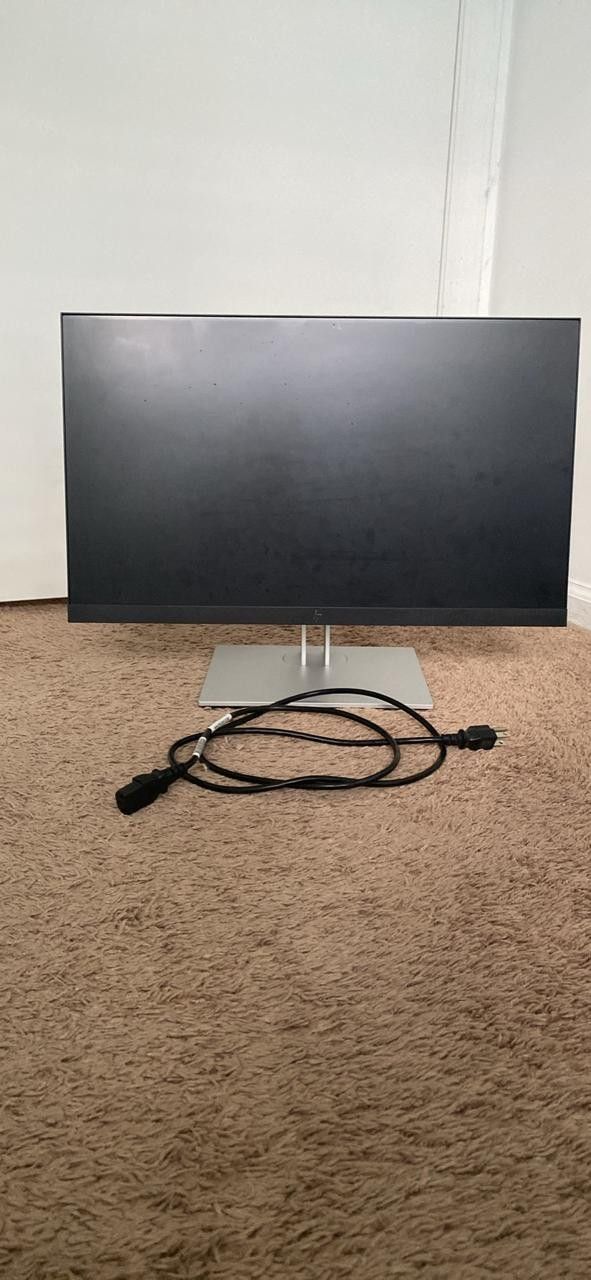 Moving Sale - HP 23.8 E24q G4 QHD Monitor