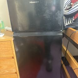 Hisense Mini Fridge