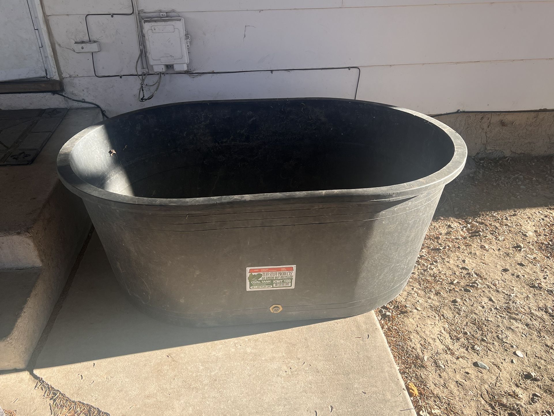 100 Gallon Rubber Stock Tank