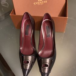 Coach Pumps