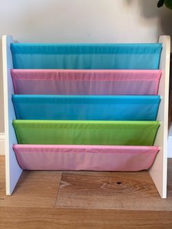 Childrenβs Book Shelf