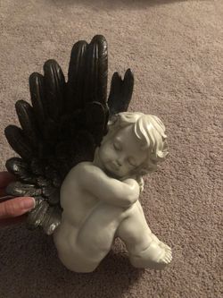 Angel figure