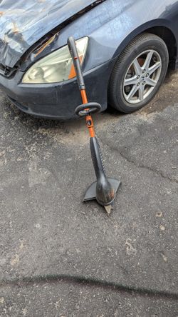 Corded Black& Decker Weedeater  / Edger