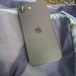 iPhone 16 E 