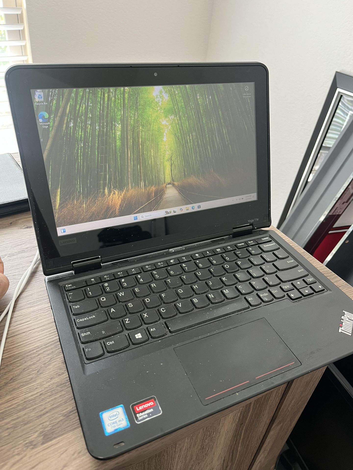 Lenovo Touchscreen 8gb / 512gb SSD