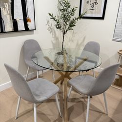 Round dining table (chairs not included)