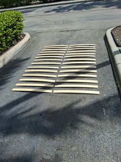 Queen bed slats L30" W2.5" T3/8"