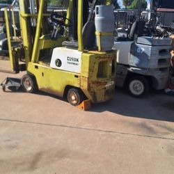 2 Warehouse  Forklifts Hard Tire,both Run,need Some Work .$1000 Each. Apache Junction Arizona 