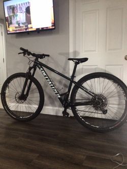 Specialized Rockhopper Mountain Bike – Great Condition