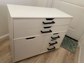 dresser