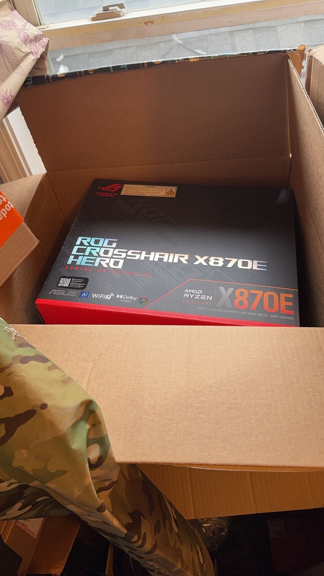 Brand new asus rog crosshair x870e hero motherboard