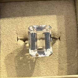 Large Clear Stone set in Sterling Silver Ring Sz 8