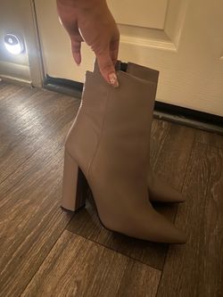 Women’s shoes