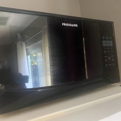 Fridgidair Microwave 