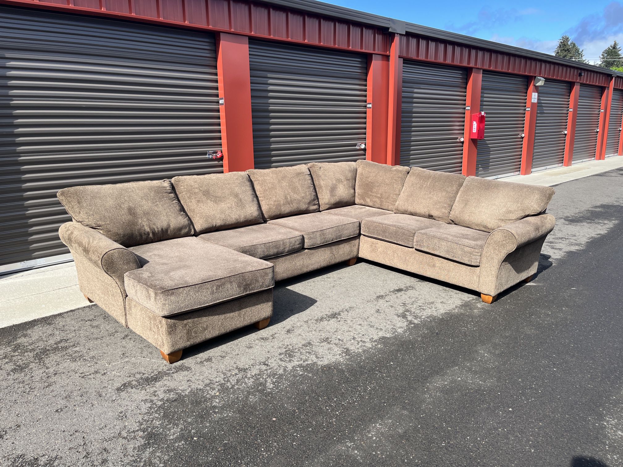 Brown Pacific Furniture Family Sectional Couch - Free Delivery!