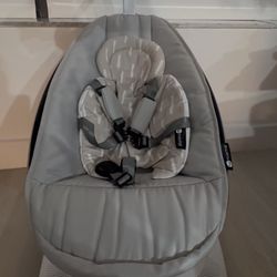 4 Mom baby swing + infant insert