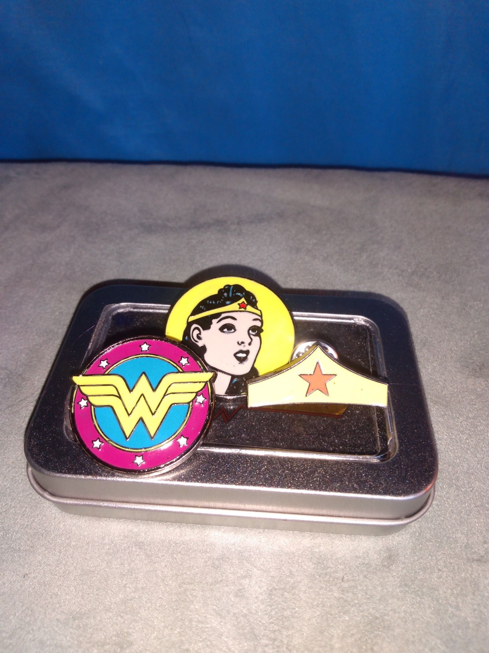 Wonder Woman Enamel Pin Set With Tin By Culture Fly