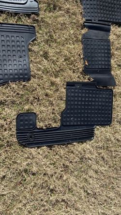 2013-2016 Lr4 Genuine Rubber Mats