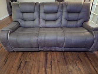 Power sofa recliner