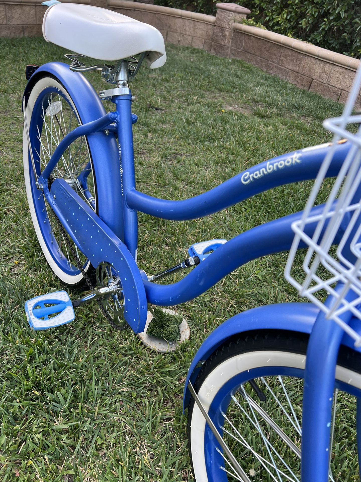 Girls/women’s 24 inch Huffy Cranbrook single speed beach 🏖 cruiser bike
