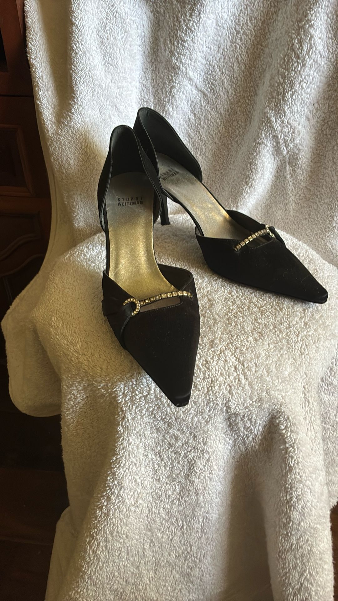 Stuart Whitman Pumps