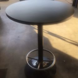 Pub Table / High Top