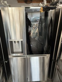 REFRIGERATOR LG 36” Side By Side With Glass 
