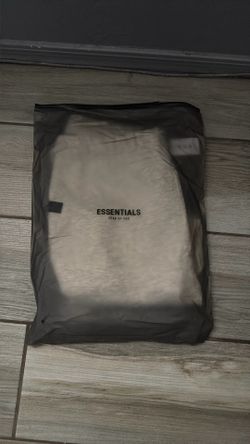 Essential shorts light grey large
