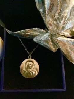 Sterling Silver round pendant necklace with gift box / Silver jewelry * come visit for more