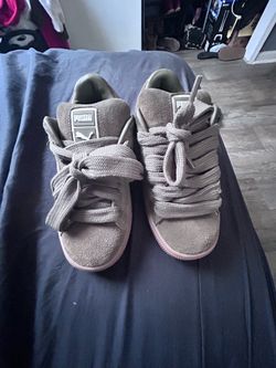 2 pairs of size 7 shoes