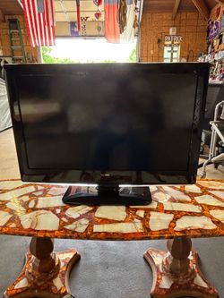 VIORE  tv / monitor 2010 32”