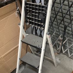 Step Ladder 4 Ft 