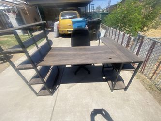 FREE DELIVERY: Office Desk
