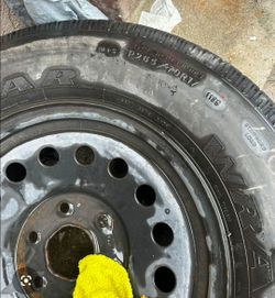 spare tire off of a 2010 tahoe Ltz