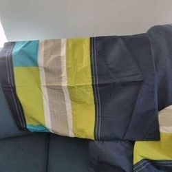 Queen/full set comforter and 2 pillow shams