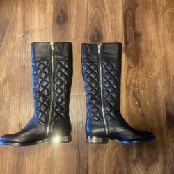 Brand New Woman’s Vince Camuto brand Black Quieted Leather Knee High Boots Up for Sale 