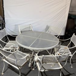Outdoor Metal Patio Table w/6 Metal Mesh Chairs