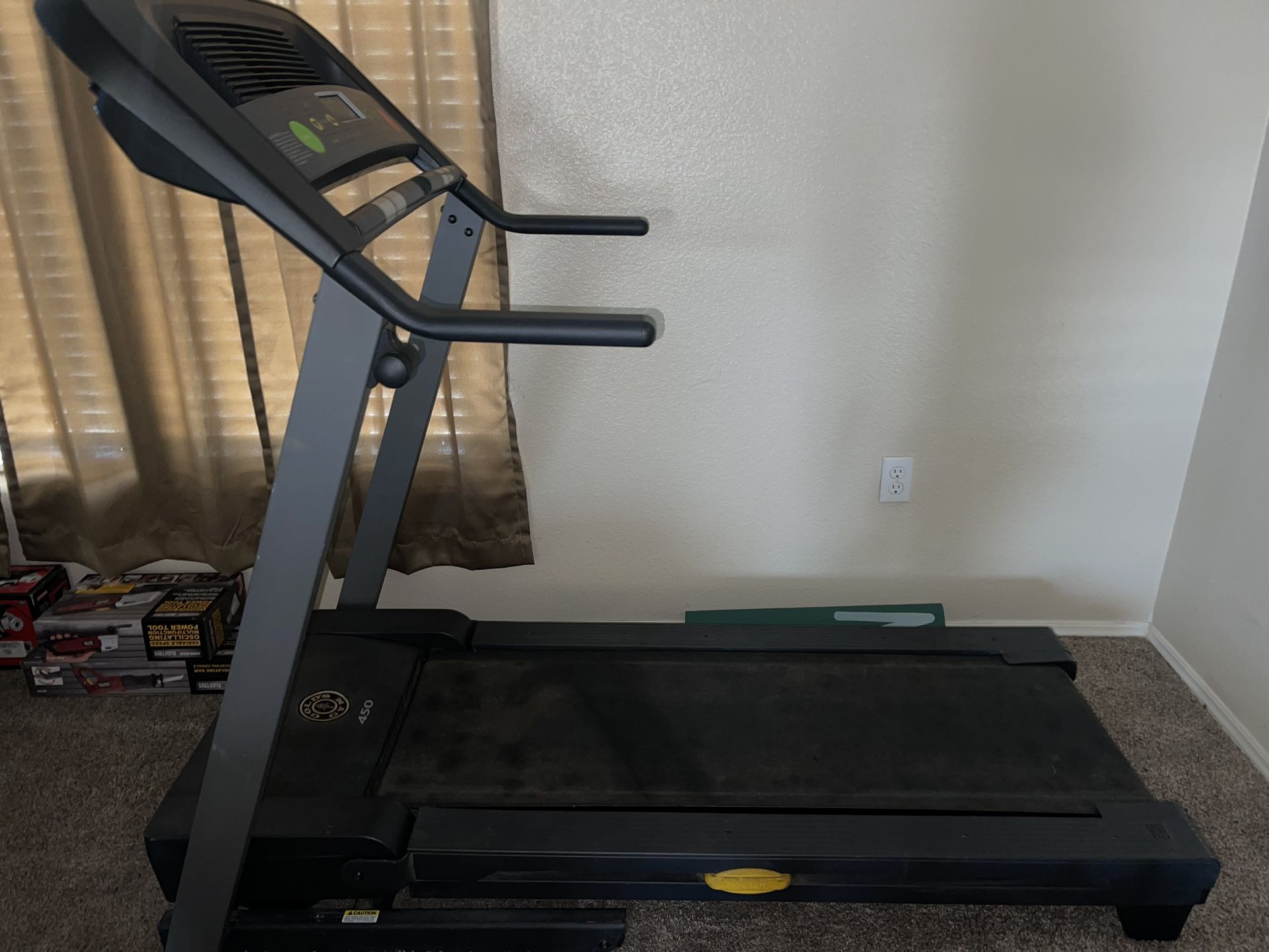 Treadmill Golds gym 450 for Sale in Menifee CA OfferUp
