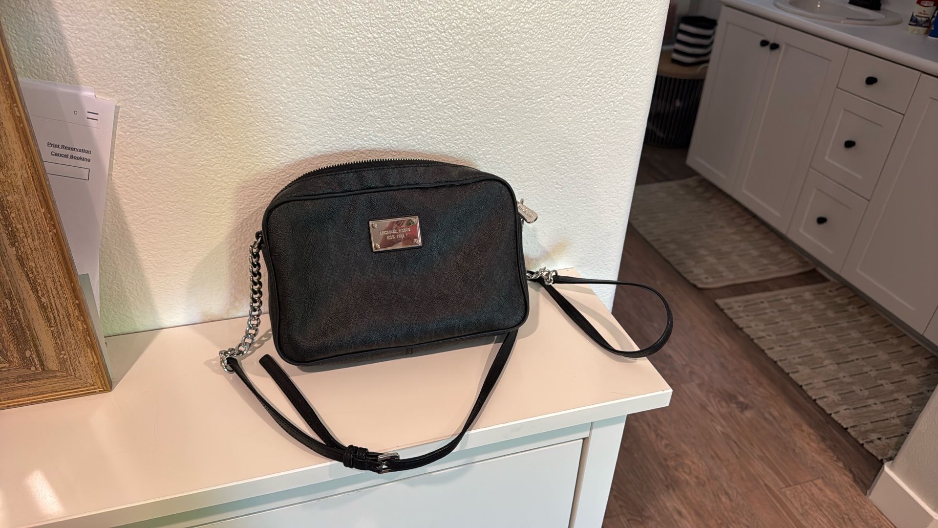Michale Kors Black And Silver Crossbody