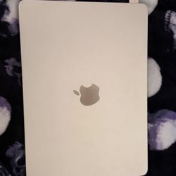 MacBook Air M2 (2022)