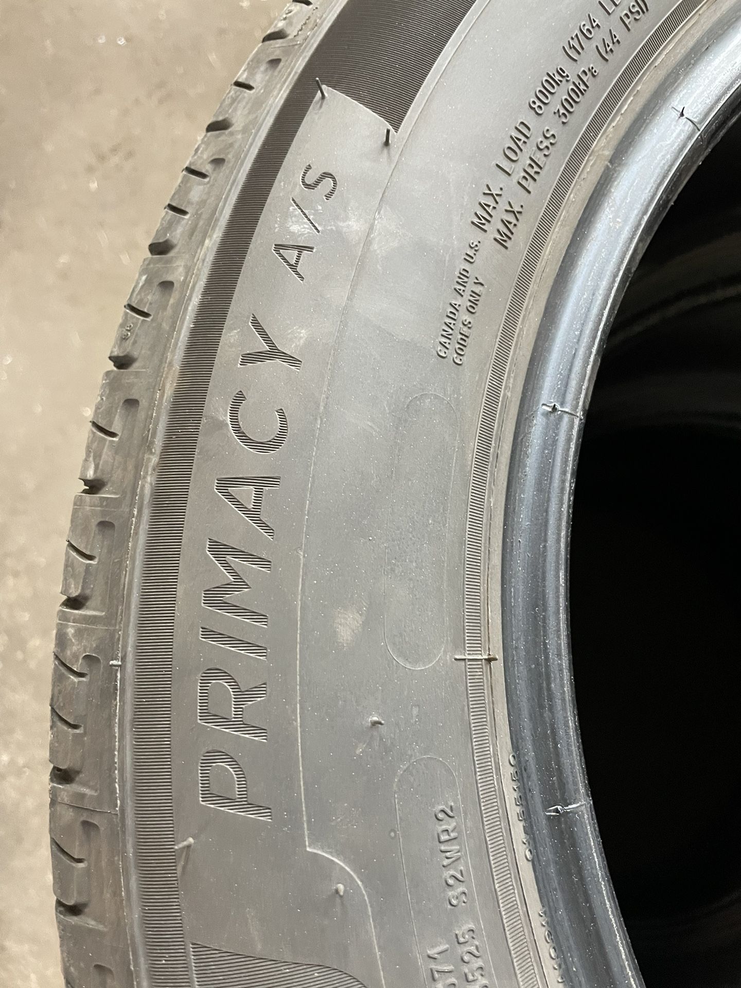 Set Of 4 Michelin Primacy Tires 225/60R18