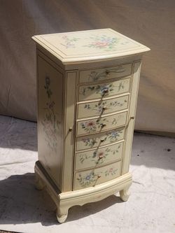 16"x 32" jewelery  case
