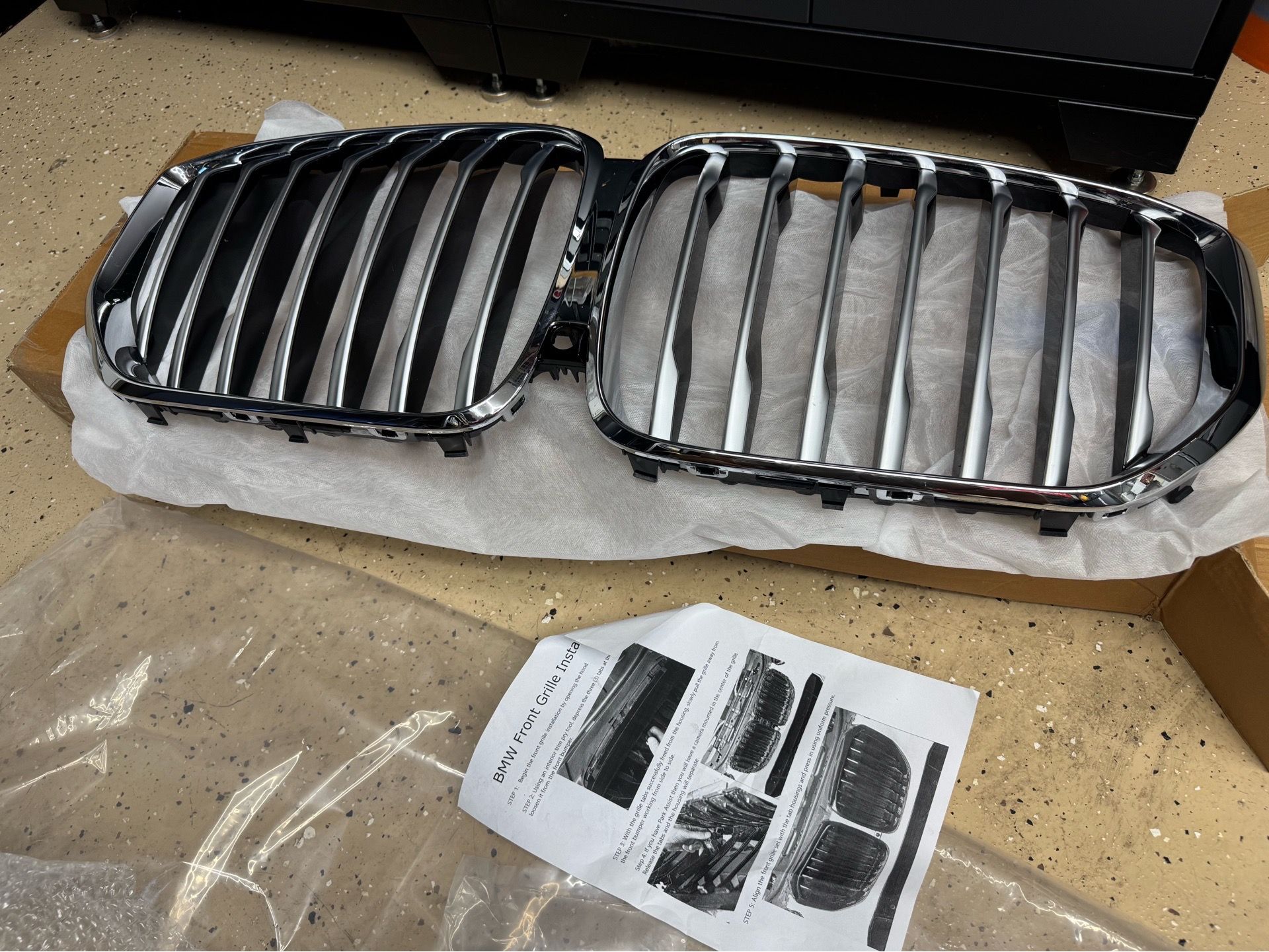 2021 BMW X5 OEM Grill, CHINO HILLS