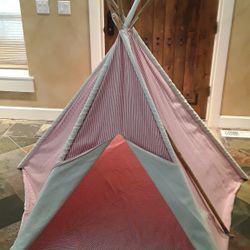 Kids Collapsible Tipi For Indoor Play.