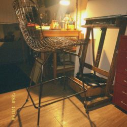 Modern Gold Wire Accent Chair – Bertoia Style