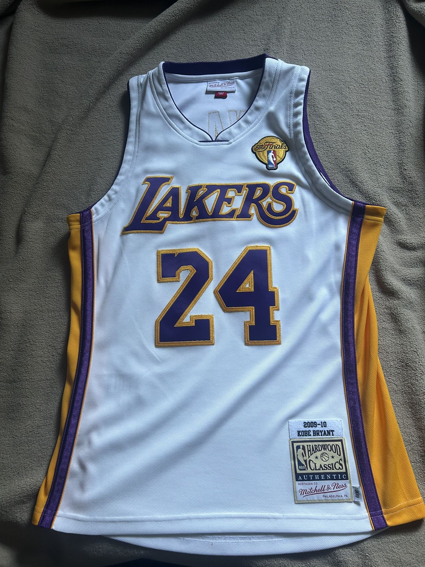 Kobe Bryant 2009-10 Mitchell And Ness NBA Finals Men’s Basketball Jersey 